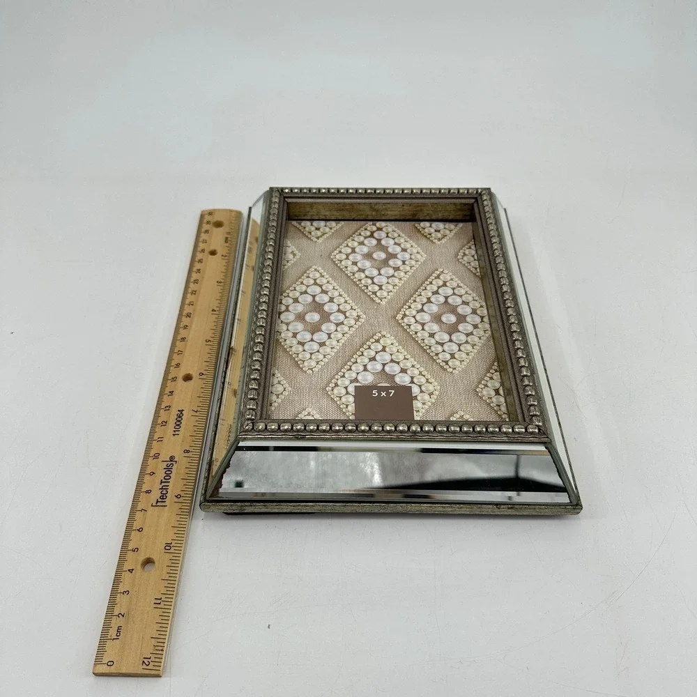 N/A elegant mirrored